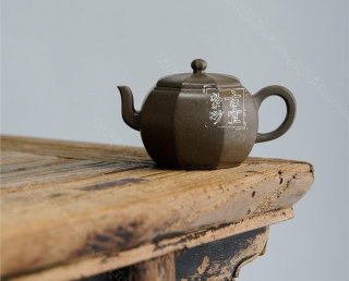 《八方納?！? title=