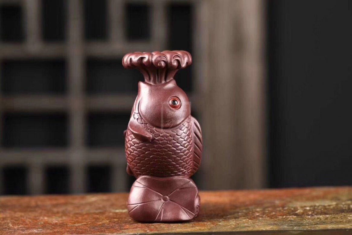 《魚(yú)躍龍門(mén)金魚(yú)》宜興紫泥壺收藏